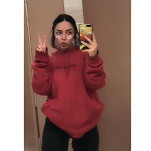 Meet your Posher, Ember